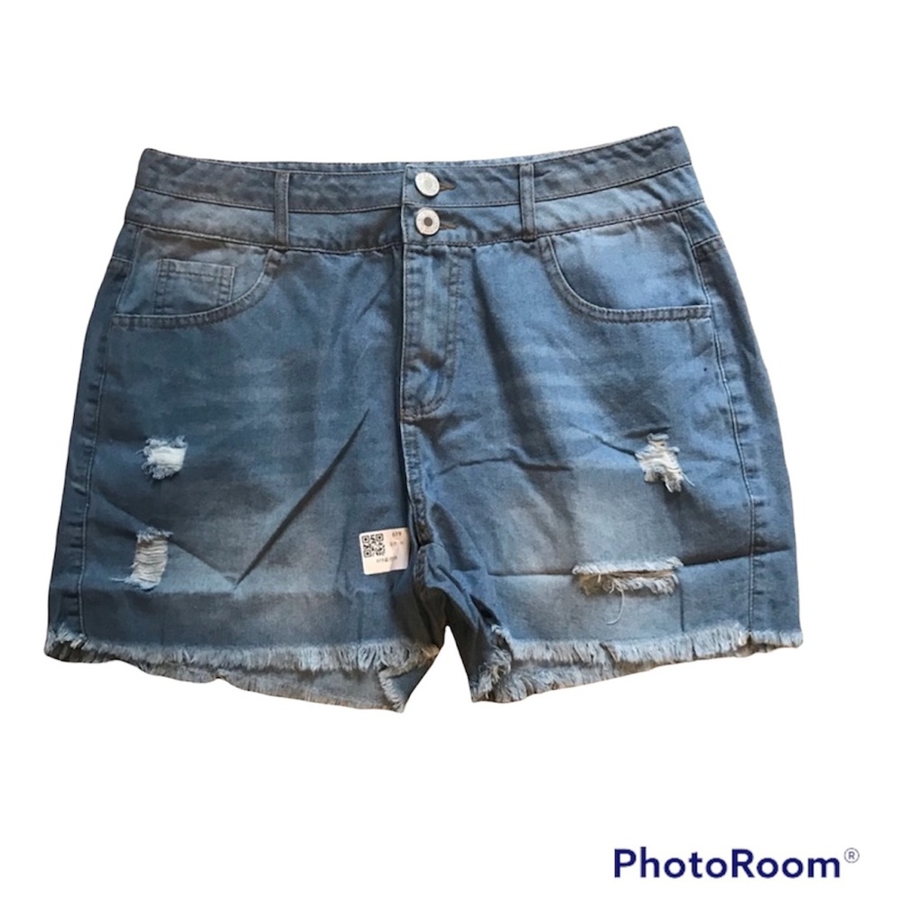 ♦️Boutique Distressed Shorts